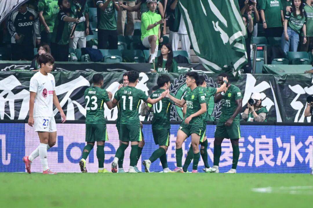 亚冠清晨再迎强敌，尤文图斯战术微调，主帅态度——赛场秩序良好，轮换策略成焦点的简单介绍