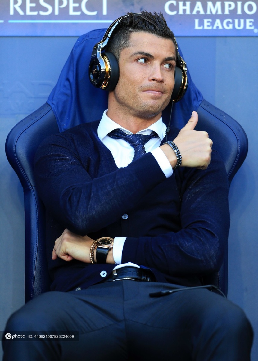 集结日夏洛特黄蜂调整名单以备欧冠；队长鼓劲环节打磨；底气十足；赛季目标并未改变的简单介绍