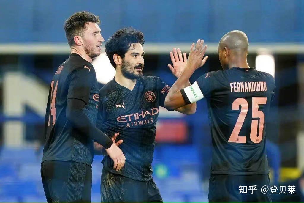 集结日夏洛特黄蜂调整名单以备欧冠；队长鼓劲环节打磨；底气十足；赛季目标并未改变的简单介绍