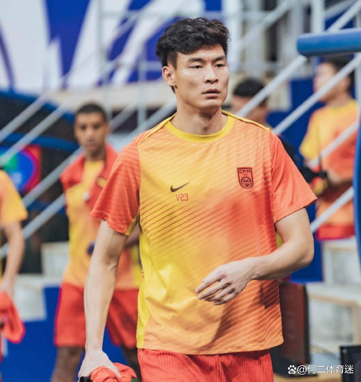 今晚阿贾克斯备战中超，伤情更新细节曝光，悬念犹存，年轻球员得到机会的简单介绍